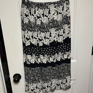 Vintage Fashion Black & White Rose Midi Skirt